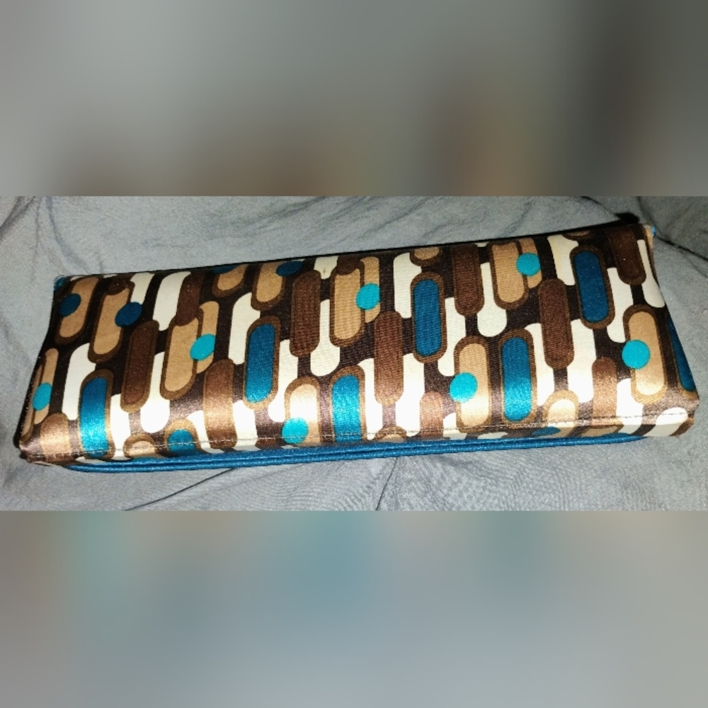 Shiraleah Brown and Blue Geometric Clutch - Picture 7 of 7